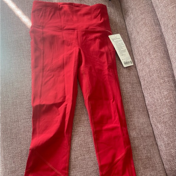 NWT lululemon pace rival crop size 2 - red. - Picture 4 of 6